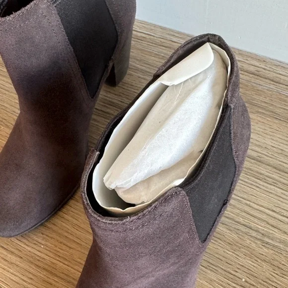 NWOB Cole Haan Hayes Gore Suede Bootie - Dark Brown - Size 7.5 - Picture 8 of 11